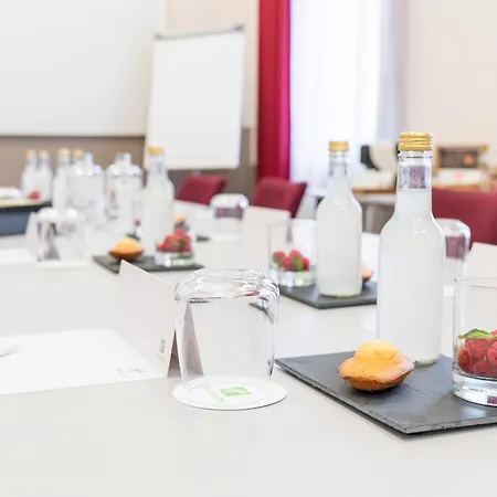 Paris - Marne La Vallee, An Ihg 4* Noisy-le-Grand